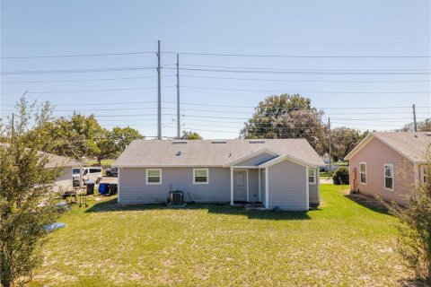 Villa ou maison à vendre à Apopka, Floride: 4 chambres, 117.06 m2 № 2416299 - photo 17