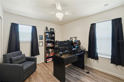 Villa ou maison à vendre à Apopka, Floride: 4 chambres, 117.06 m2 № 2416299 - photo 11