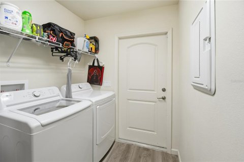 Villa ou maison à vendre à Apopka, Floride: 4 chambres, 117.06 m2 № 2416299 - photo 9