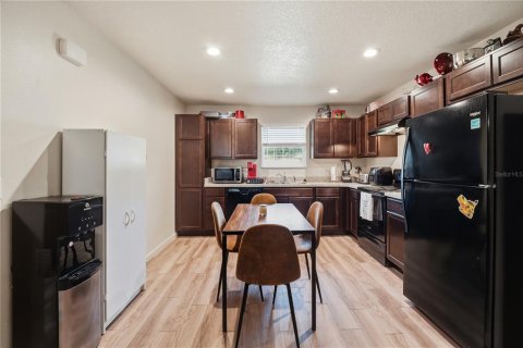 Villa ou maison à vendre à Apopka, Floride: 4 chambres, 117.06 m2 № 2416299 - photo 6
