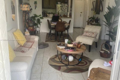 Купить кондоминиум в Майами-Бич, Флорида 1 спальня, 62.43м2, № 1897304 - фото 9