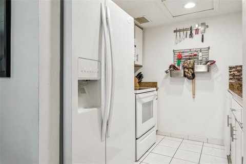 Copropriété à vendre à Tampa, Floride: 2 chambres, 97.55 m2 № 1910379 - photo 11