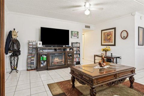 Copropriété à vendre à Tampa, Floride: 2 chambres, 97.55 m2 № 1910379 - photo 8