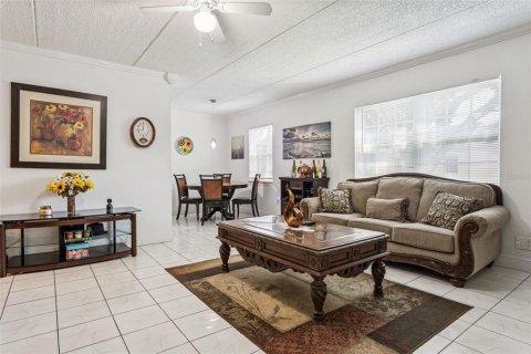 Copropriété à vendre à Tampa, Floride: 2 chambres, 97.55 m2 № 1910379 - photo 5