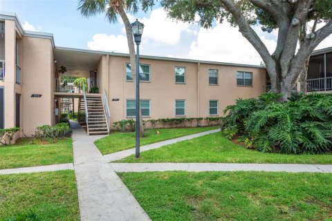 Copropriété à vendre à Tampa, Floride: 2 chambres, 97.55 m2 № 1910379 - photo 2