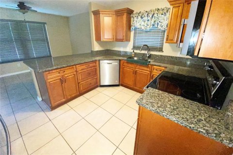 House in Lakeland, Florida 2 bedrooms, 111.2 sq.m. № 1829899 - photo 2
