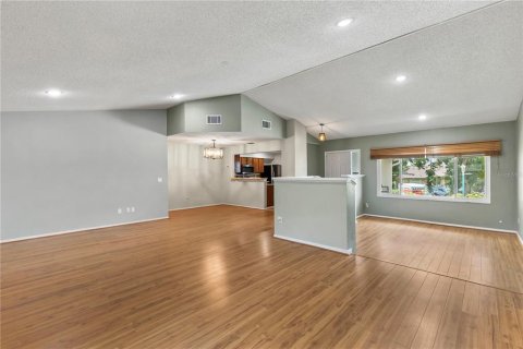 House in Deltona, Florida 3 bedrooms, 179.3 sq.m. № 1879181 - photo 4
