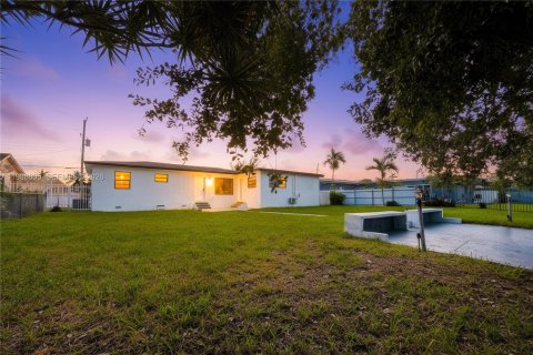 Купить виллу или дом в Майами, Флорида 1 комната, 152.55м2, № 2044982 - фото 23