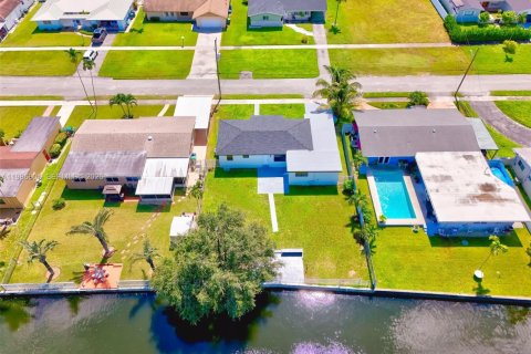 Купить виллу или дом в Майами, Флорида 1 комната, 152.55м2, № 2044982 - фото 16