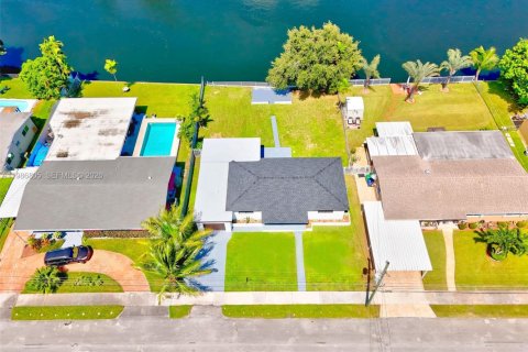 Купить виллу или дом в Майами, Флорида 1 комната, 152.55м2, № 2044982 - фото 15