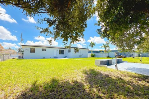 Купить виллу или дом в Майами, Флорида 1 комната, 152.55м2, № 2044982 - фото 19