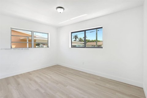 Купить виллу или дом в Майами, Флорида 1 комната, 152.55м2, № 2044982 - фото 28