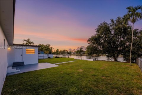 Купить виллу или дом в Майами, Флорида 1 комната, 152.55м2, № 2044982 - фото 22