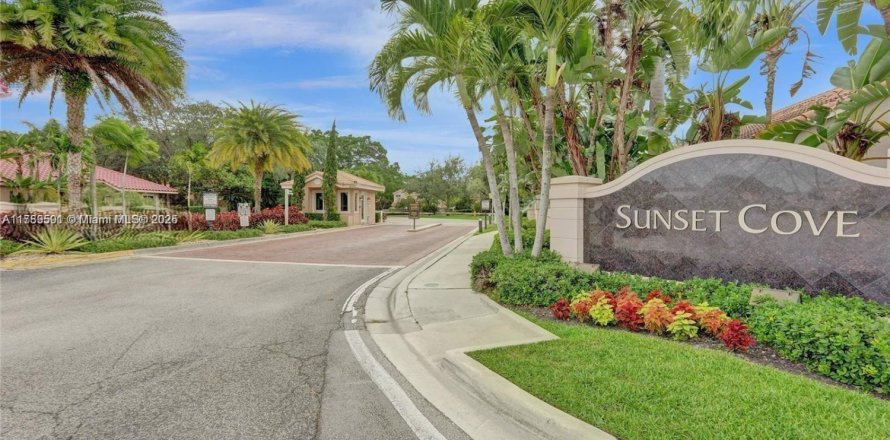 House in Plantation, Florida 3 bedrooms, 203.18 sq.m. № 1741967