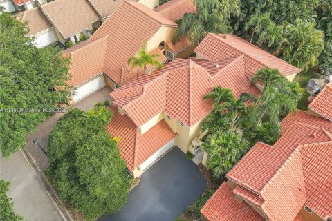 House in Plantation, Florida 3 bedrooms, 203.18 sq.m. № 1741967 - photo 5