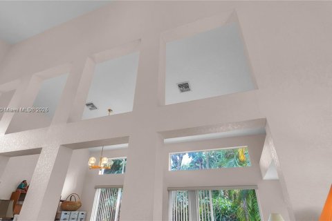 House in Plantation, Florida 3 bedrooms, 203.18 sq.m. № 1741967 - photo 11