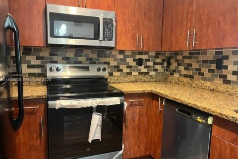 Снять в аренду кондоминиум в Пемброк-Пайнс, Флорида 1 спальня, 64.1м2, № 1999093 - фото 7