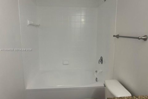 Снять в аренду кондоминиум в Пемброк-Пайнс, Флорида 1 спальня, 64.1м2, № 1999093 - фото 13