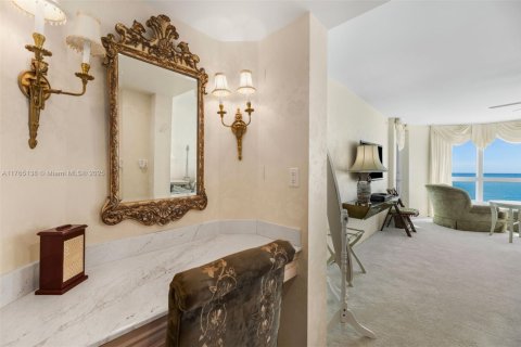 Condominio en venta en Miami Beach, Florida, 3 dormitorios, 191.38 m2 № 1697855 - foto 22