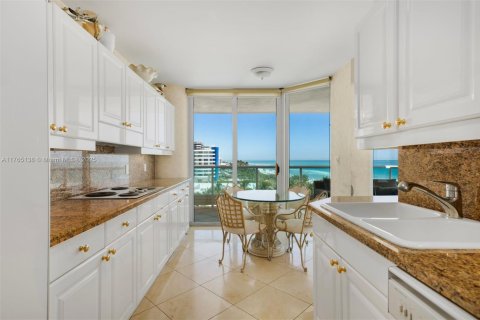 Condominio en venta en Miami Beach, Florida, 3 dormitorios, 191.38 m2 № 1697855 - foto 15