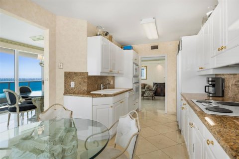Condominio en venta en Miami Beach, Florida, 3 dormitorios, 191.38 m2 № 1697855 - foto 16