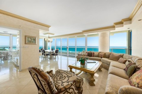 Condominio en Miami Beach, Florida, 3 dormitorios  № 1697855