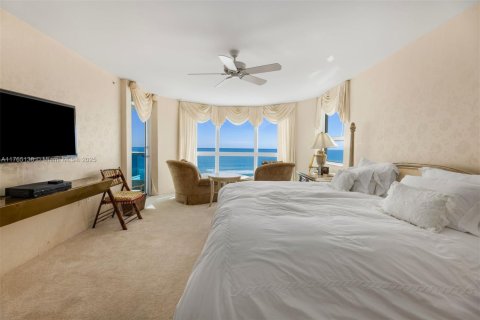 Condominio en venta en Miami Beach, Florida, 3 dormitorios, 191.38 m2 № 1697855 - foto 19