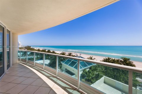 Condominio en venta en Miami Beach, Florida, 3 dormitorios, 191.38 m2 № 1697855 - foto 8