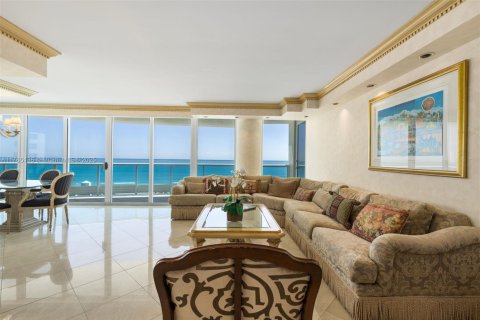 Condominio en venta en Miami Beach, Florida, 3 dormitorios, 191.38 m2 № 1697855 - foto 2
