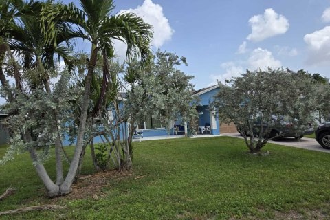 House in Tamarac, Florida 3 bedrooms, 151.52 sq.m. № 2261641 - photo 2