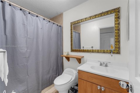 Townhouse in Cutler Bay, Florida 3 bedrooms, 115.2 sq.m. № 1746001 - photo 13