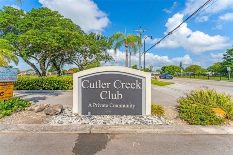 Townhouse in Cutler Bay, Florida 3 bedrooms, 115.2 sq.m. № 1746001 - photo 23