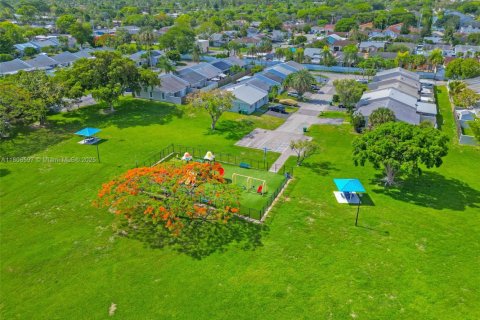 Townhouse in Cutler Bay, Florida 3 bedrooms, 115.2 sq.m. № 1746001 - photo 22