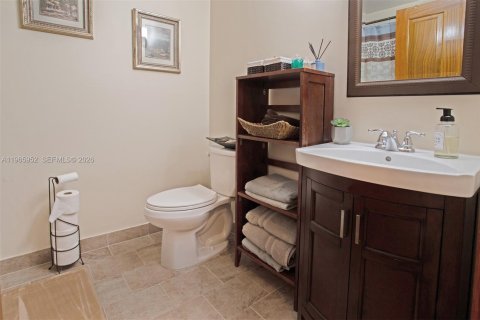 House in Homestead, Florida 5 bedrooms, 216.18 sq.m. № 2030605 - photo 28