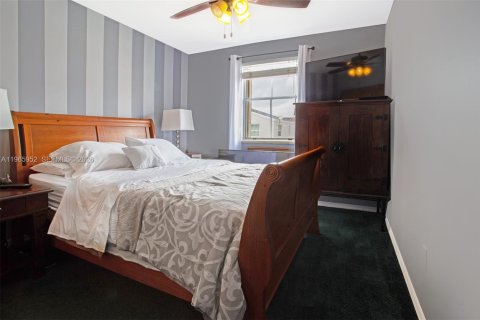 House in Homestead, Florida 5 bedrooms, 216.18 sq.m. № 2030605 - photo 26