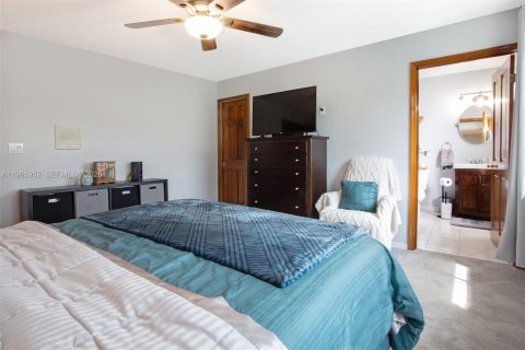 House in Homestead, Florida 5 bedrooms, 216.18 sq.m. № 2030605 - photo 19