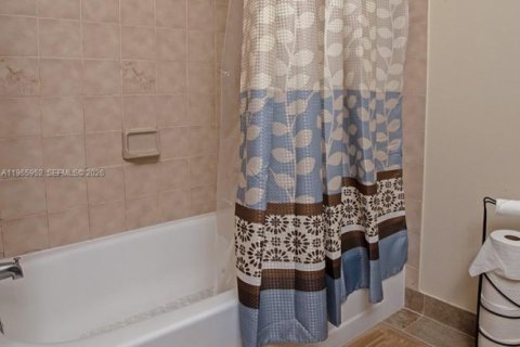 House in Homestead, Florida 5 bedrooms, 216.18 sq.m. № 2030605 - photo 29