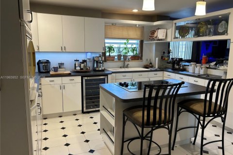 House in Homestead, Florida 5 bedrooms, 216.18 sq.m. № 2030605 - photo 9