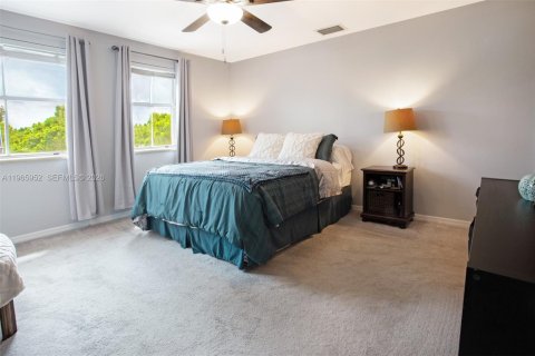 House in Homestead, Florida 5 bedrooms, 216.18 sq.m. № 2030605 - photo 17