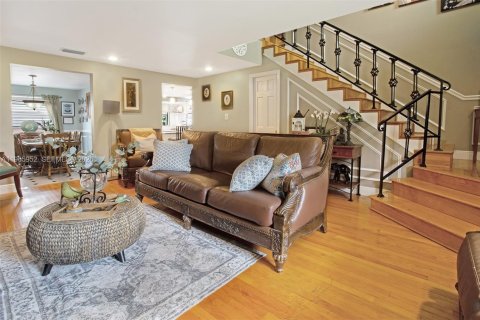 House in Homestead, Florida 5 bedrooms, 216.18 sq.m. № 2030605 - photo 5