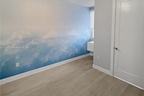 Townhouse in LANDMARK in Doral, Florida 4 bedrooms, 246.66 sq.m. № 1840986 - photo 15