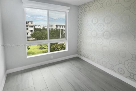 Townhouse in LANDMARK in Doral, Florida 4 bedrooms, 246.66 sq.m. № 1840986 - photo 14