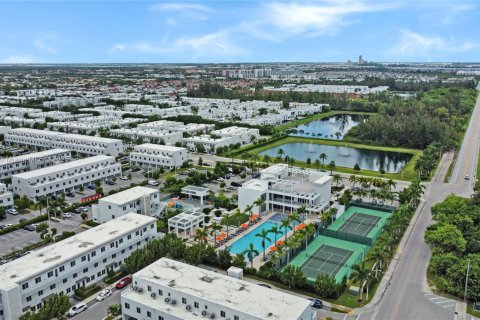 Townhouse in LANDMARK in Doral, Florida 4 bedrooms, 246.66 sq.m. № 1840986 - photo 30
