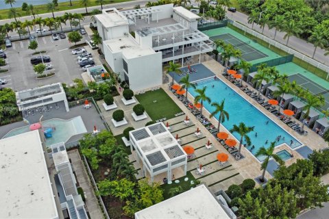 Townhouse in LANDMARK in Doral, Florida 4 bedrooms, 246.66 sq.m. № 1840986 - photo 24