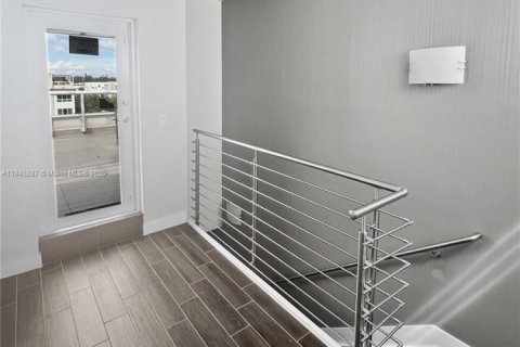 Townhouse in LANDMARK in Doral, Florida 4 bedrooms, 246.66 sq.m. № 1840986 - photo 17