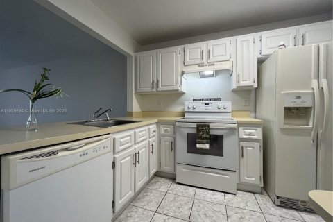 Condominio en Miami, Florida, 3 dormitorios  № 2054273