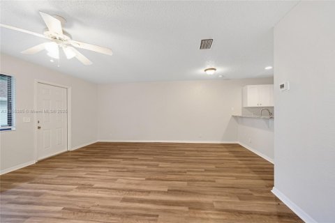 Touwnhouse à vendre à West Palm Beach, Floride: 2 chambres, 82.5 m2 № 1921902 - photo 6
