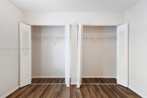 Touwnhouse à vendre à West Palm Beach, Floride: 2 chambres, 82.5 m2 № 1921902 - photo 11