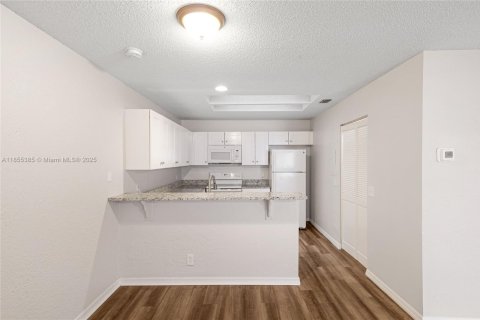 Touwnhouse à vendre à West Palm Beach, Floride: 2 chambres, 82.5 m2 № 1921902 - photo 7