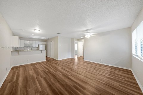 Touwnhouse à vendre à West Palm Beach, Floride: 2 chambres, 82.5 m2 № 1921902 - photo 4